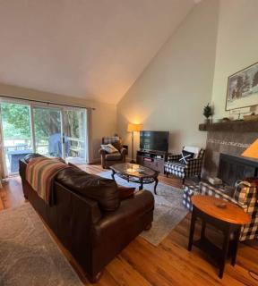 Gorgeous 2BR 2BA Condo At Jiminy Peak w Mtn Views - 0