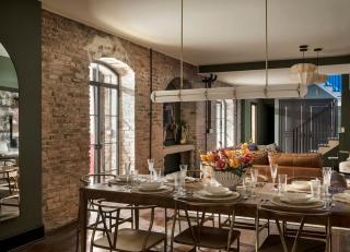 Diplomat's Duplex #1- 9Bed- 8Bath- 2 Car Parking - 3