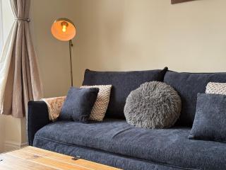 Central Worcester Apartment, Sleeps 4 - Free Private Parking - 2