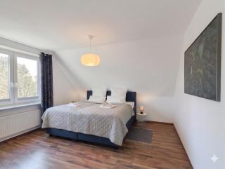 INIKAMA: Designer Apartment im Grünen – Netflix - 1