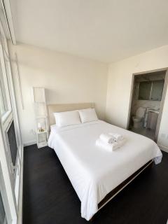 Spacious Luxury Sleeps 7 - Best Location - 6