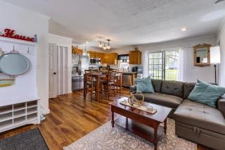 Dog-Friendly Home w/ Dock & Views on Waneta Lake! - 6