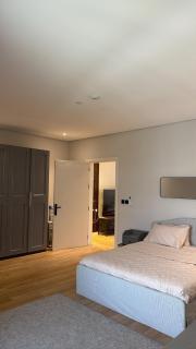 Cozy Quiet with Perfect Location - 5