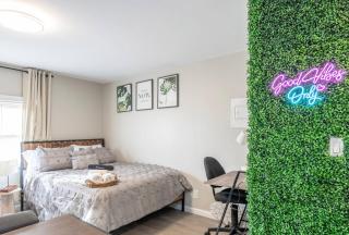Modern & Cozy Studio| Luxe Spa Bath| Near NYC - 0