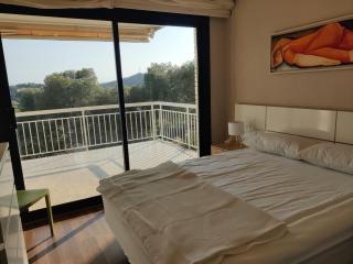 Panoramic 4 Apartments 1A - 4