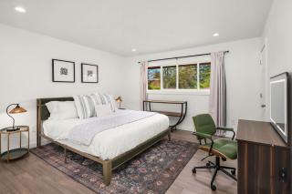 Maple Leaf Modern Retreat with EV Charger - 6