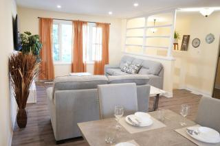 Peaceful Kitchener Getaway 5BR Home with BBQ - 4