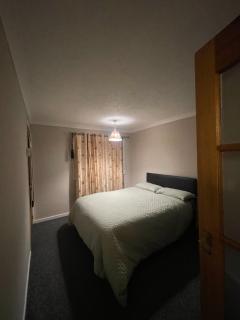 Cozy Room in Polloksheilds - 6