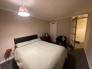 Cozy Room in Polloksheilds - 7