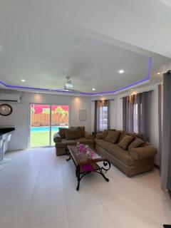 Violeta Breeze Retreat-3BDR-Boroncana - 7
