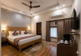Hotel Golden Stay 2 Mints walking from Rajendra Nagar Metro Station - 0