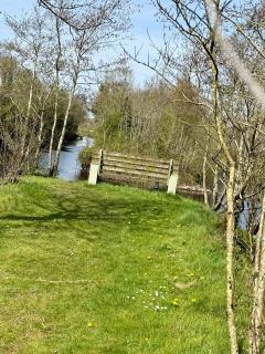 Lakeside Log Cabin 4 Bedrooms Dog-Friendly Escape - 4