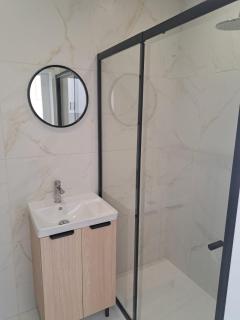 Sea Breeze Suites - 3