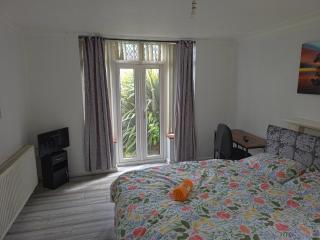 Bristol Bliss - Spacious 6 Bedroom House - 8