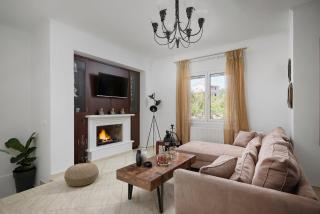 Estia Project, Pool - Billiards - Jacuzzi - 1