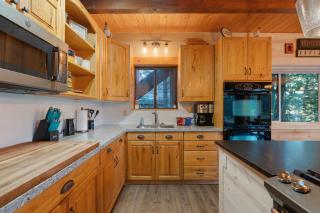 Riverfront Reunion - Waterfront, Private Dock, Hot Tub, Kayaks, Pizza Oven - 8