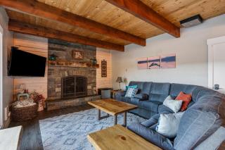 Riverfront Reunion - Waterfront, Private Dock, Hot Tub, Kayaks, Pizza Oven - 5