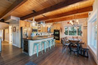 Riverfront Reunion - Waterfront, Private Dock, Hot Tub, Kayaks, Pizza Oven - 3