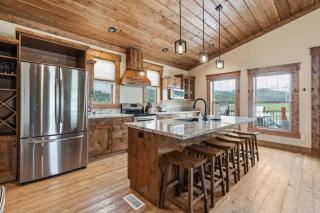 Grizzly Lodge - Hot Tub, Fire Pit, Mins to Yellowstone, Modern Cabin - 6