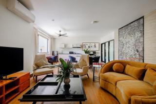 Stylish 2BR Suite with Pool near Seminyak Beach - 8