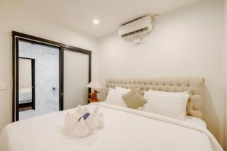 Stylish 2BR Suite with Pool near Seminyak Beach - 7