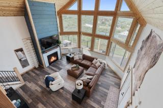 Sleeps 28, Hot Tub, Ideal Beach Access, 5000 sqft - 4
