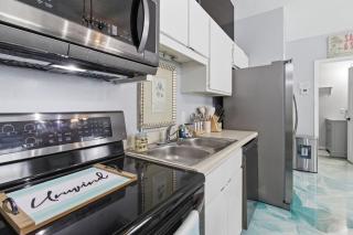 2BR PCB Getaway | Walk to Public Beach Access 11 | Sleeps 6 - 2