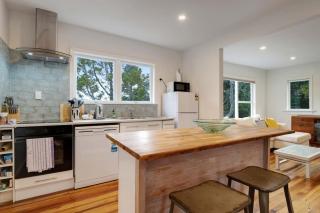 Titirangi 2BR Bushland Retreat with Study - 9