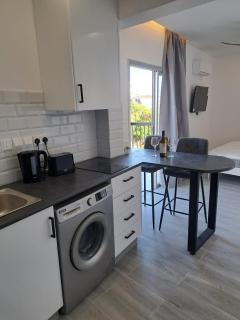 Sea Breeze Suites - 7