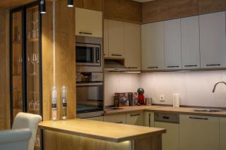 The Copper Leather Suite - 9