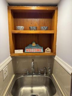 Great location Center City Walkout Basement Suite - 8