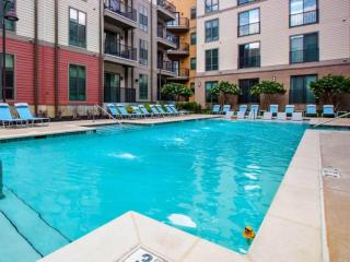 Skyline 1BR | Downtown Escape - 3