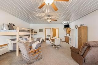 The Goose Cabin. 5 Cabin Missouri River Compound. Sleeps 30. Reunions and Retreats - 6