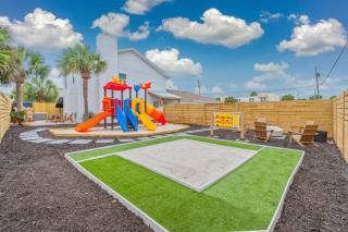 Resort Style Home w Heated Pool Sauna & Hot Tub - 8
