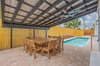 Resort Style Home w Heated Pool Sauna & Hot Tub - 9