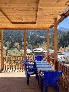 Peak Paradise Resort - 7