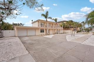 Private Heated Pool & Fenced Yard - Pets Welcome - Private Gate to St Armands - 7