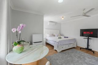 Cozy Master Room Shared Unit Parking - 1