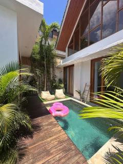Private Pool 2-BR Villa in Seminyak - 8