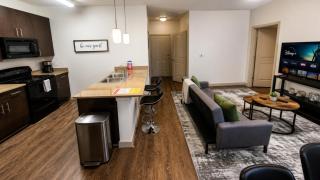 Iron City Retreat Modern 2BR Stay - 7
