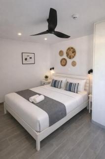 Sea Breeze Suites - 9
