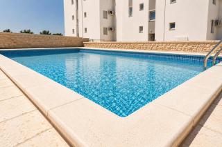 Azure Pool Residence - 3