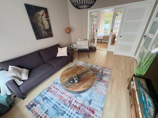 Sfeervol appartement met tuin bij centrum & station - 5