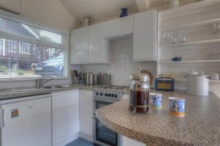 8 Bowling Green Chalets - 3
