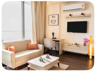 20 Mins to IGI Modern Apartment with Party Deck - 4