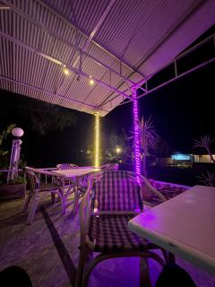 Green Hills Restaurant & Hotel - 4