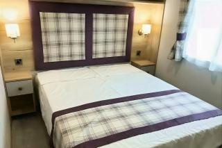 Spacious Caravan - Durdle Door Holiday Park - 6