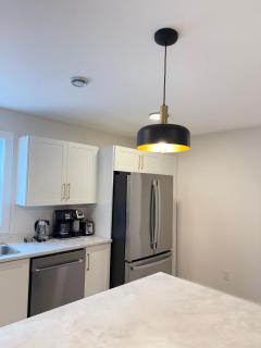 Modern Cozy 3BR Home Free Parking Wi-Fi - 7