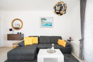 Klara's Seaview Apartment - 4