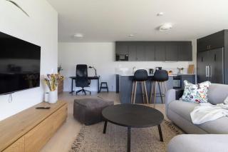 Spacious Three Bedroom Home w Patio and Workspace - 6